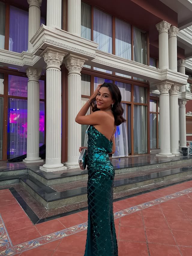 بیوگرافی ساینا شرکت کننده زن روز